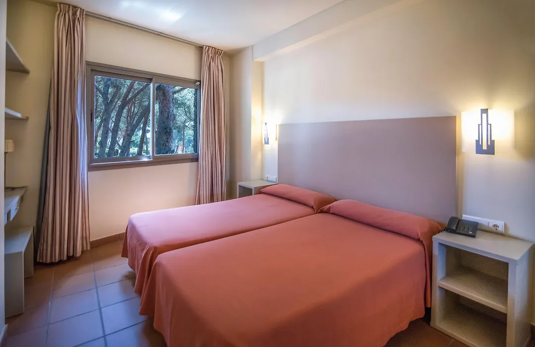 Aparthotel Ciutat De Palol-1